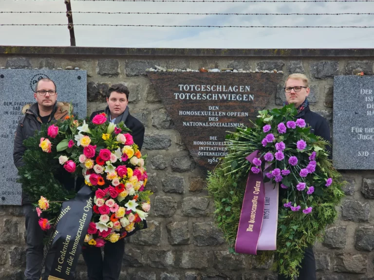 Mauthausen Memorial ST.PRIDE Gedenkveranstaltung - Kranzniederlegung Gruppenfoto